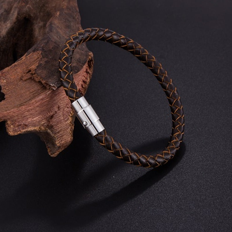 flätat läderarmband svart med stållås brun