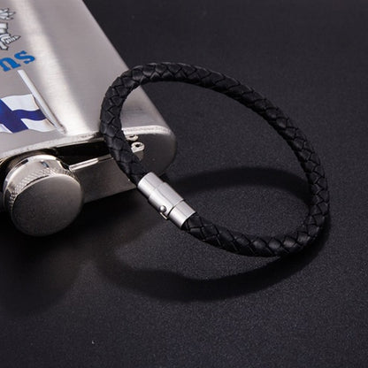 flätat läderarmband svart med stållås svart 