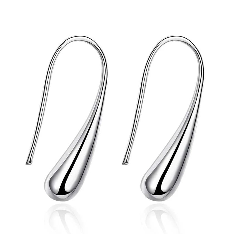 dropporhangen i 925 sterling silver minimalistisk design mot vit bakgrund
