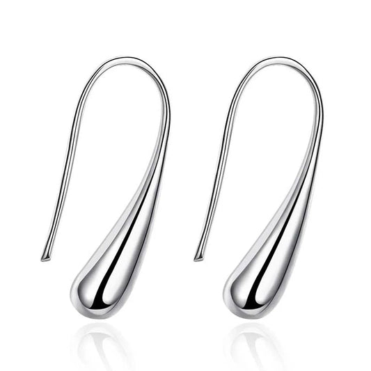dropporhangen i 925 sterling silver minimalistisk design mot vit bakgrund